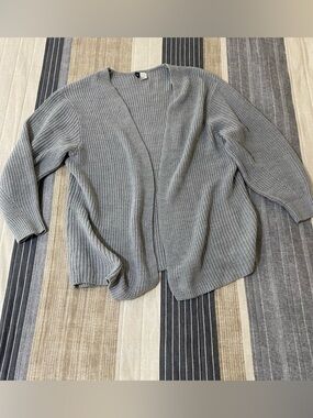 Divided Gray Open-Front Ribbed Cardigan